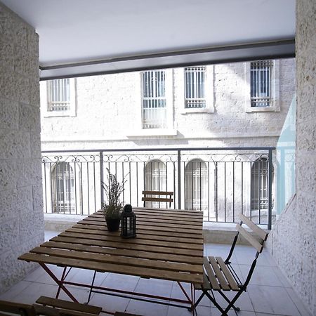 Harav Kuk Modern Apartment By Nimizz Jerusalem Exterior photo