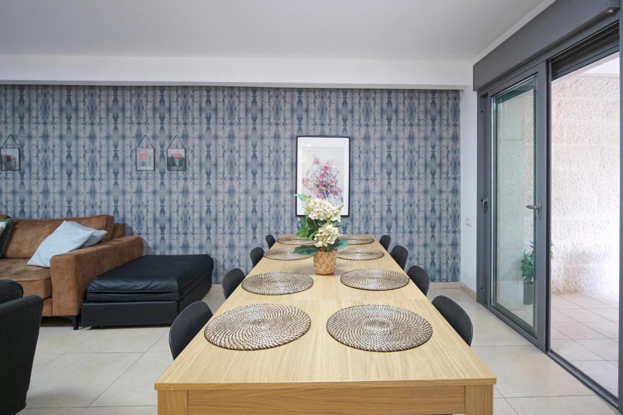 Harav Kuk Modern Apartment By Nimizz Jerusalem Exterior photo