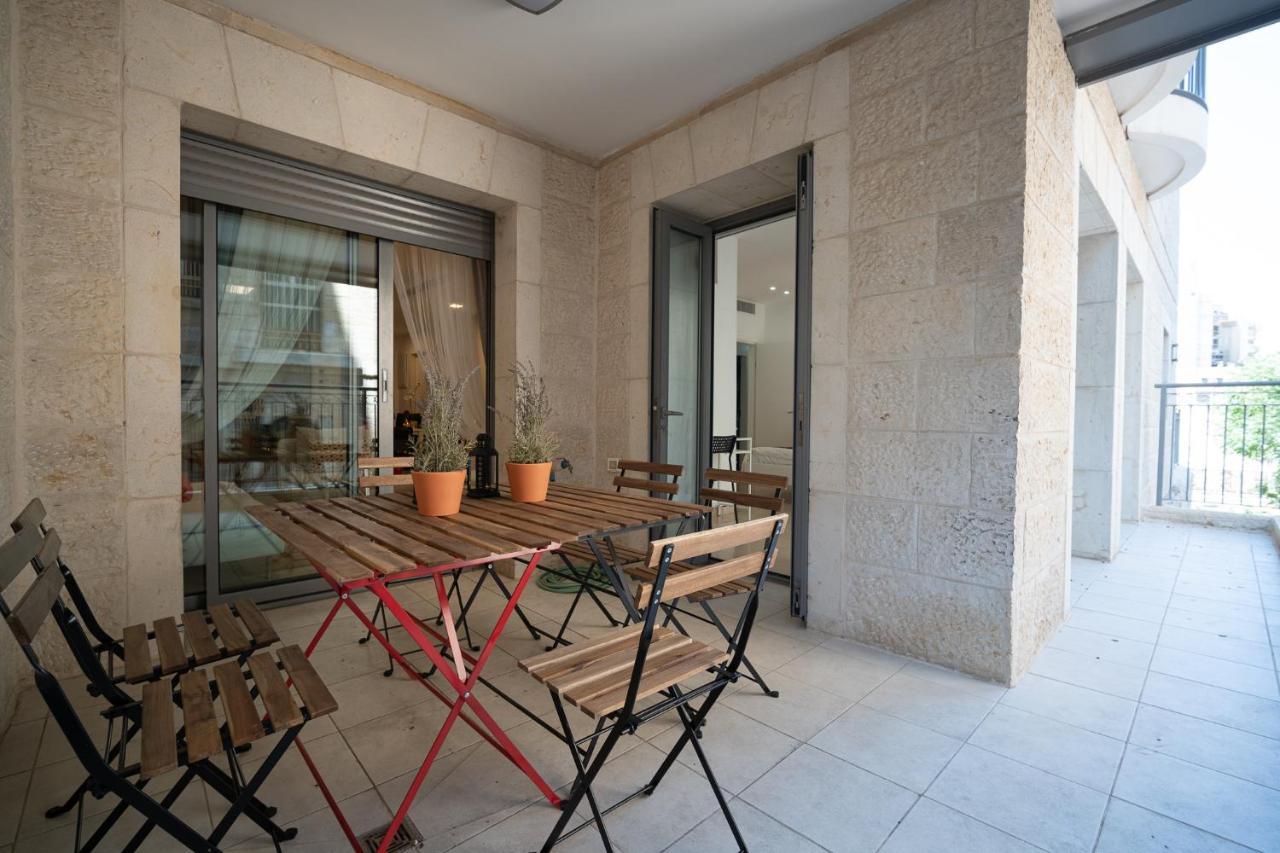 Harav Kuk Modern Apartment By Nimizz Jerusalem Exterior photo