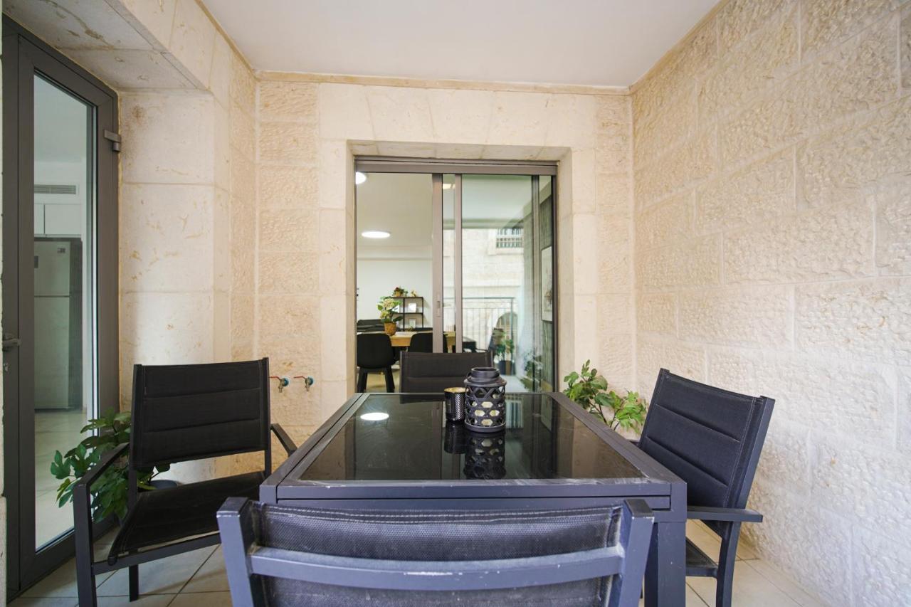 Harav Kuk Modern Apartment By Nimizz Jerusalem Exterior photo