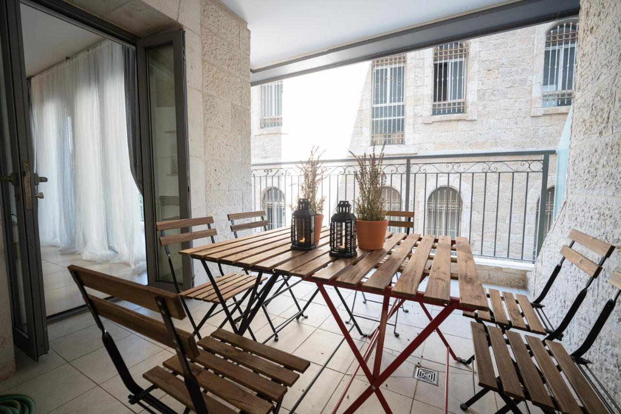 Harav Kuk Modern Apartment By Nimizz Jerusalem Exterior photo