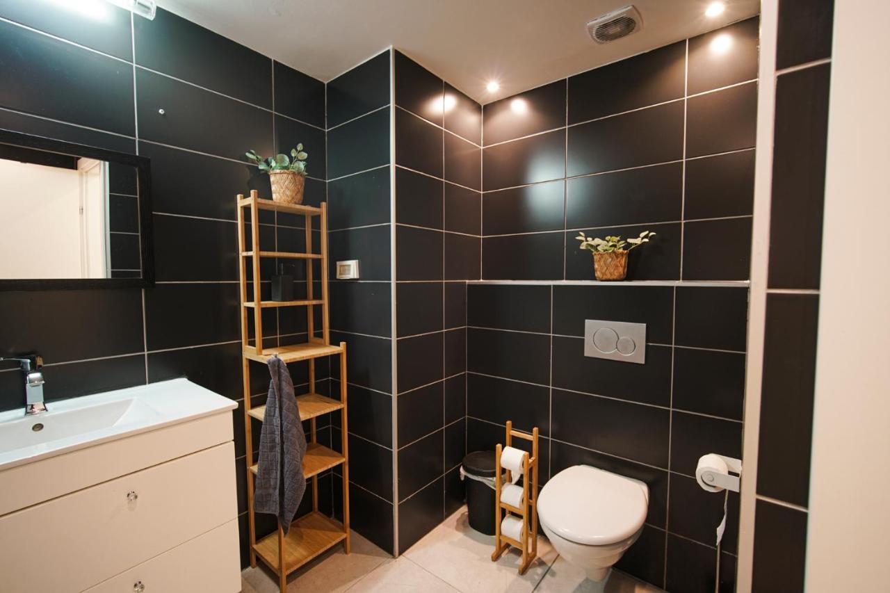 Harav Kuk Modern Apartment By Nimizz Jerusalem Exterior photo