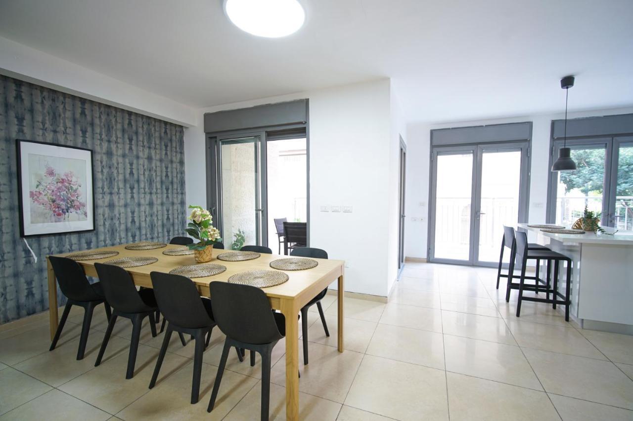 Harav Kuk Modern Apartment By Nimizz Jerusalem Exterior photo