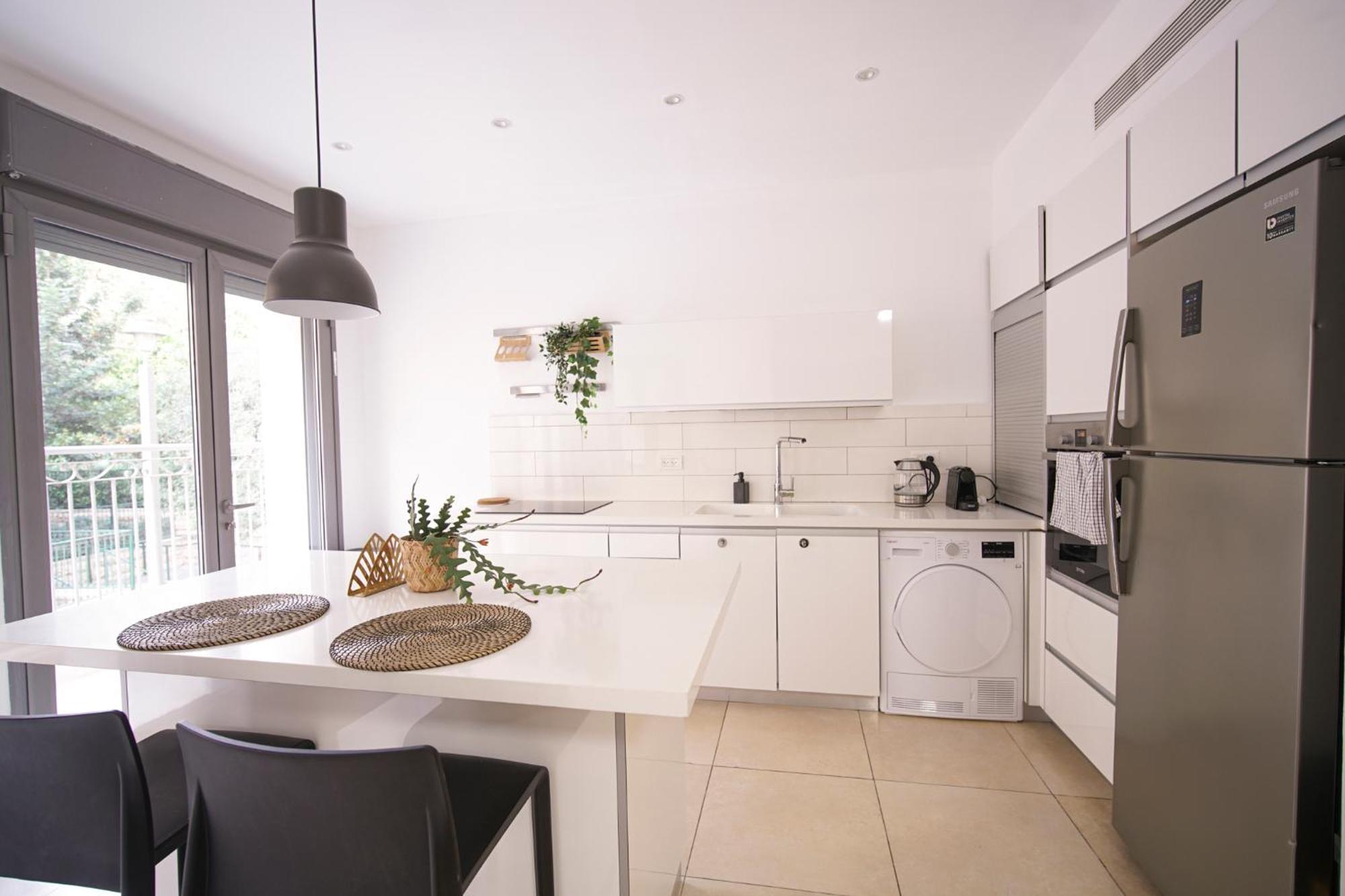Harav Kuk Modern Apartment By Nimizz Jerusalem Exterior photo